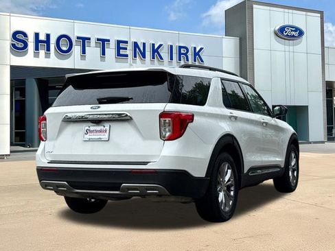 Used 2021 Ford Explorer XLT w/ Equipment Group 202A RWD image 8