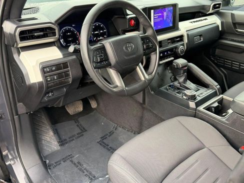 Used 2024 Toyota Tacoma TRD Off-Road image 4