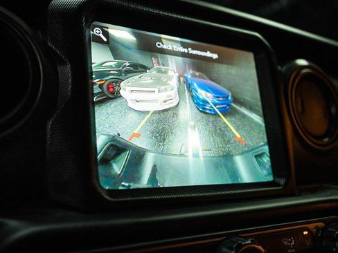 Used 2023 Jeep Gladiator Sport image 18