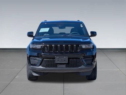 Certified 2023 Jeep Grand Cherokee Altitude AWD/4WD image 8