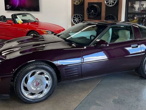 Used 1993 Chevrolet Corvette Coupe RWD image 5