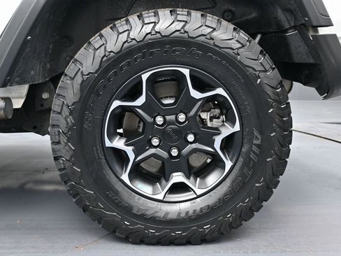 Used 2022 Jeep Wrangler Unlimited Rubicon 4xe w/ Dual Top Group image 12