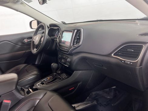 Used 2022 Jeep Cherokee Trailhawk w/ Sound & Nav Group AWD/4WD image 28