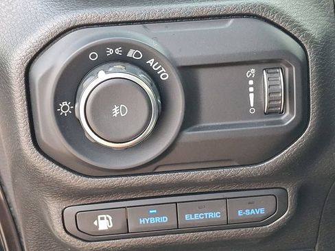 Used 2023 Jeep Wrangler Unlimited Sahara w/ Cold Weather Group AWD/4WD image 25
