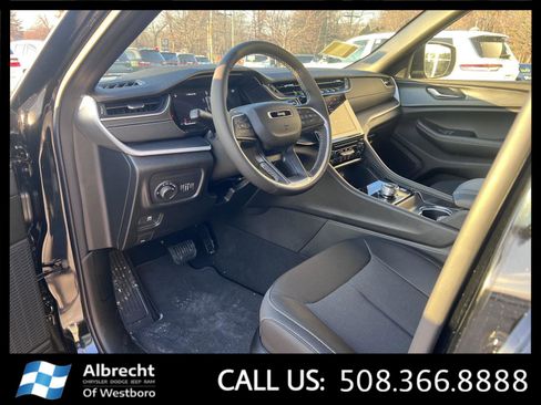 New 2025 Jeep Grand Cherokee Laredo X image 9