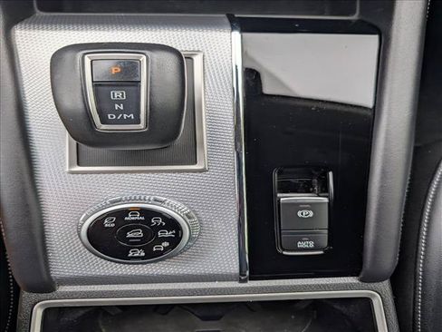 Used 2024 Mitsubishi Outlander SEL AWD/4WD image 35