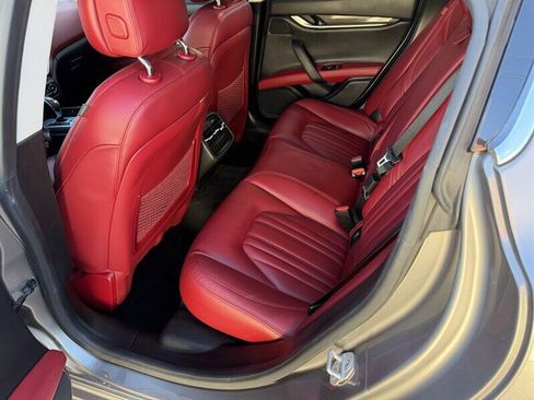 Used 2015 Maserati Ghibli image 22