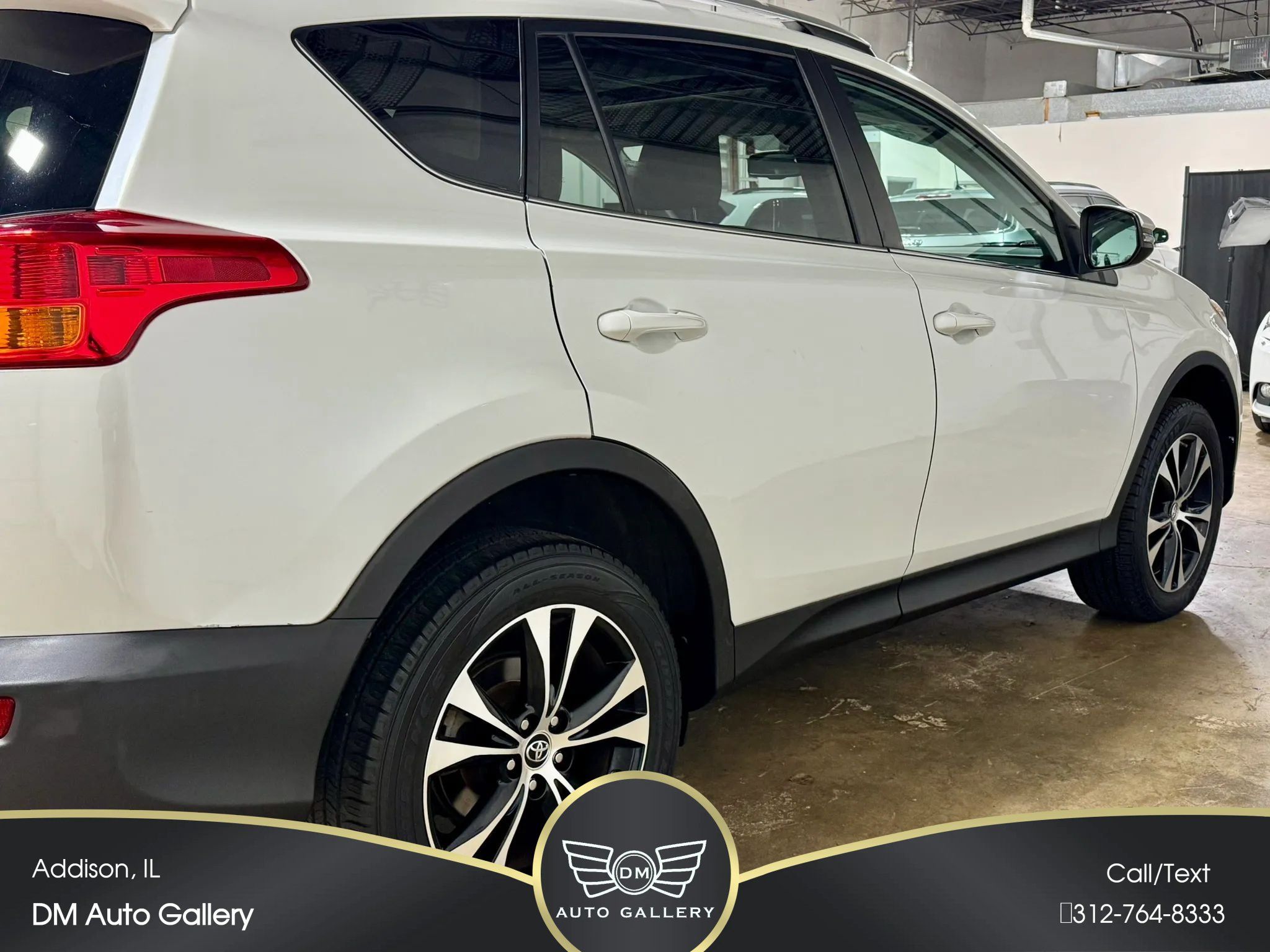 Used 2015 Toyota RAV4 Limited w/ Technology Package AWD/4WD image 9