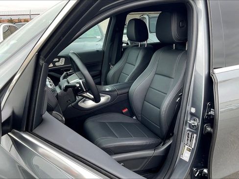 New 2025 Mercedes-Benz GLS 450 4MATIC image 9