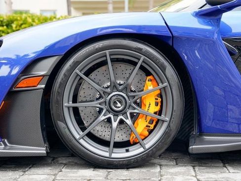 Used 2019 McLaren Senna image 13