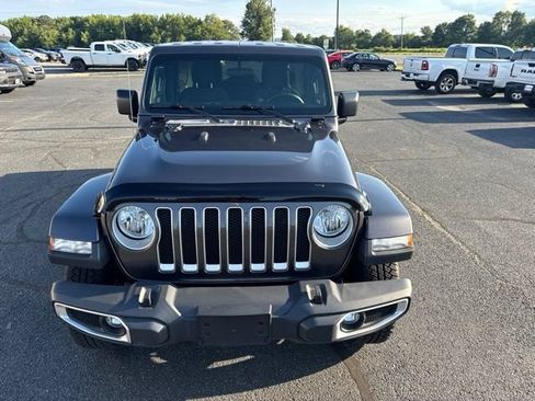 Used 2019 Jeep Wrangler Unlimited Sahara w/ Cold Weather Group AWD/4WD image 19