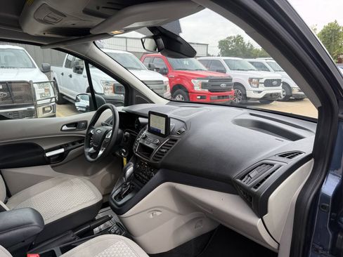 Used 2022 Ford Transit Connect XLT FWD image 9