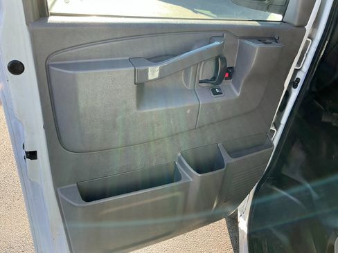 Used 2018 Chevrolet Express 3500 RWD 3500 135 w/ Driver Convenience Package image 7