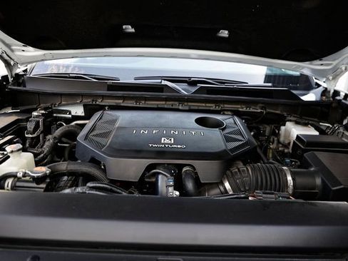 Used 2025 INFINITI QX80 Sensory image 32