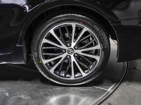 Certified 2019 Toyota Camry SE FWD image 10