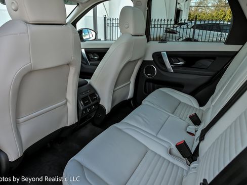 Used 2022 Land Rover Discovery Sport SE image 30