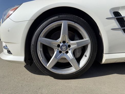 Used 2014 Mercedes-Benz SL 550 image 4