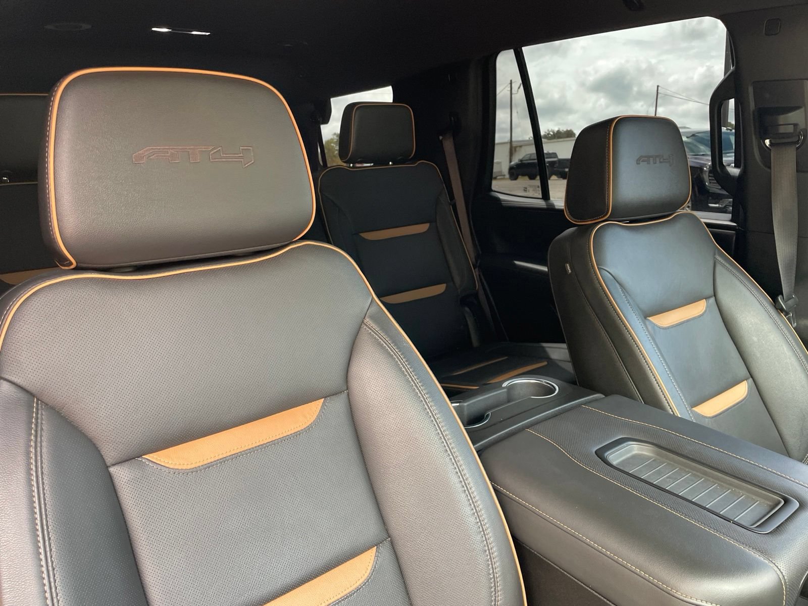 Used 2024 GMC Yukon AT4 w/ Technology Package AWD/4WD image 44