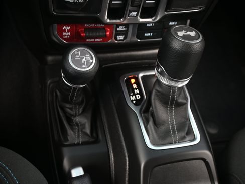 Used 2025 Jeep Wrangler Unlimited Rubicon 4xe w/ Safety Group AWD/4WD image 42