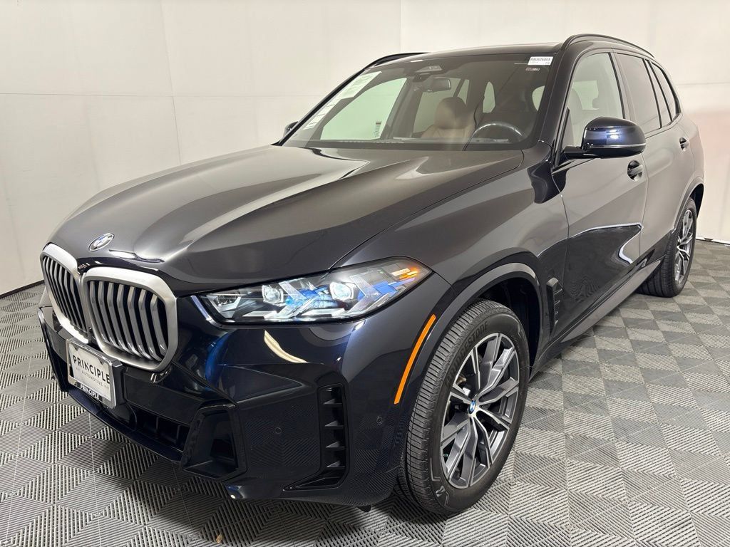 Certified 2024 BMW X5 xDrive40i w/ M Sport Package AWD/4WD image 2