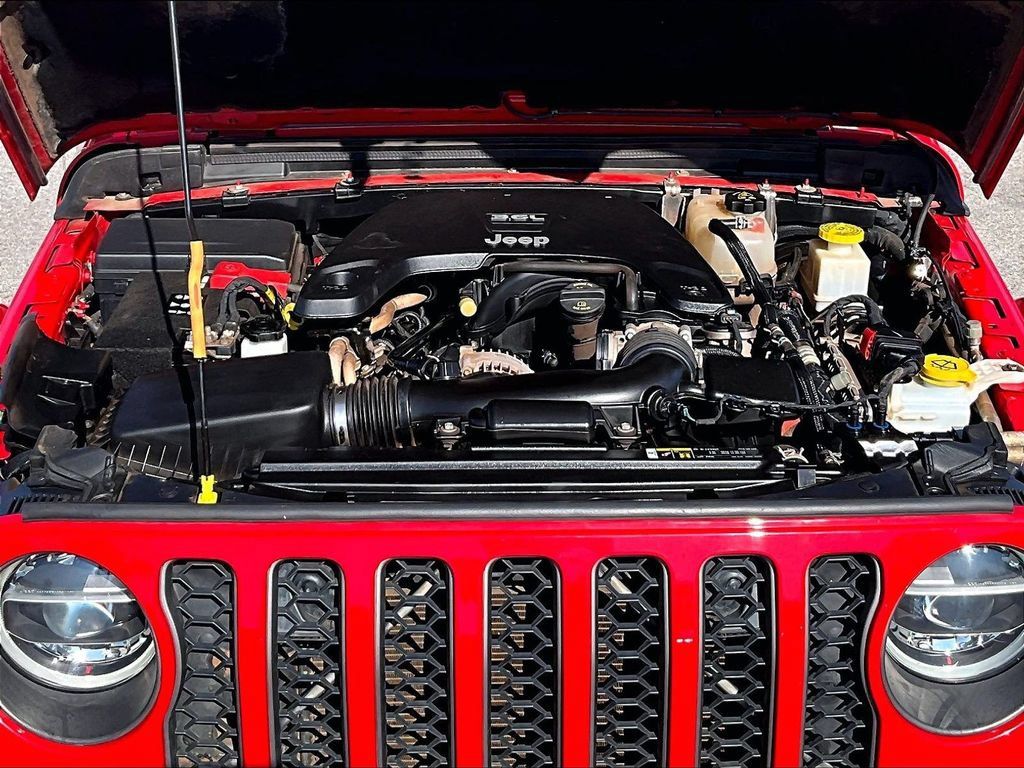 Used 2020 Jeep Gladiator Rubicon w/ Dual Top Group AWD/4WD image 11