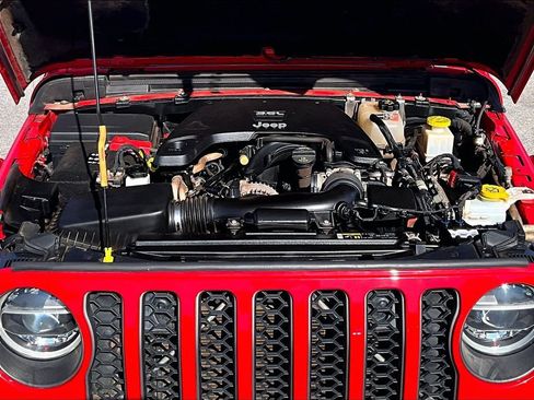 Used 2020 Jeep Gladiator Rubicon w/ Dual Top Group AWD/4WD image 11