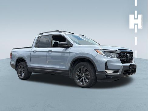 Used 2024 Honda Ridgeline Sport image 1