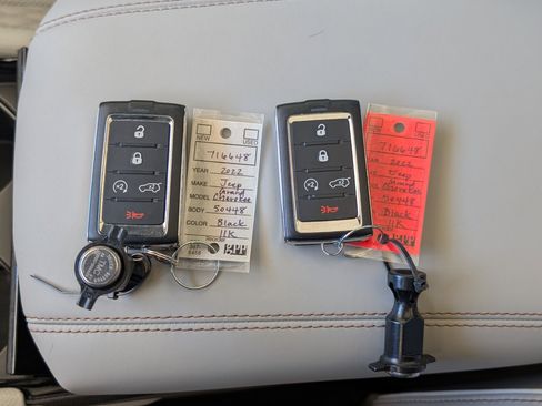 Used 2022 Jeep Grand Cherokee Summit w/ Advanced Protech Group IV image 37