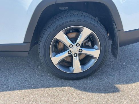 Used 2022 Jeep Grand Cherokee L Limited AWD/4WD image 9