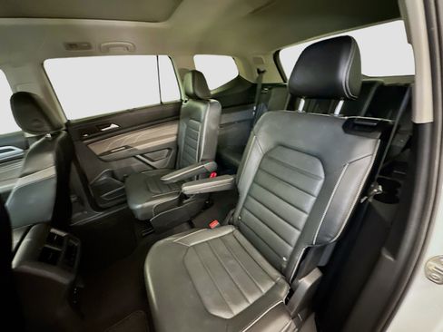 Used 2022 Volkswagen Atlas SEL Premium image 30