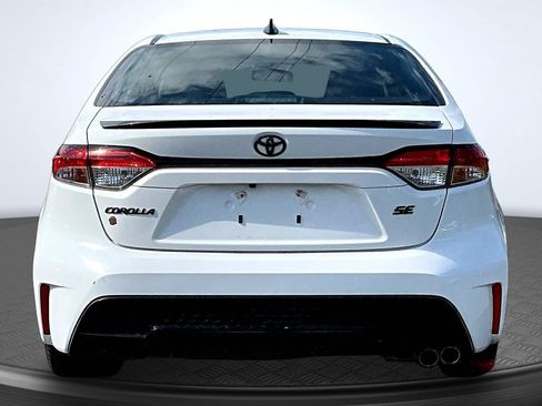 Used 2022 Toyota Corolla SE FWD image 4
