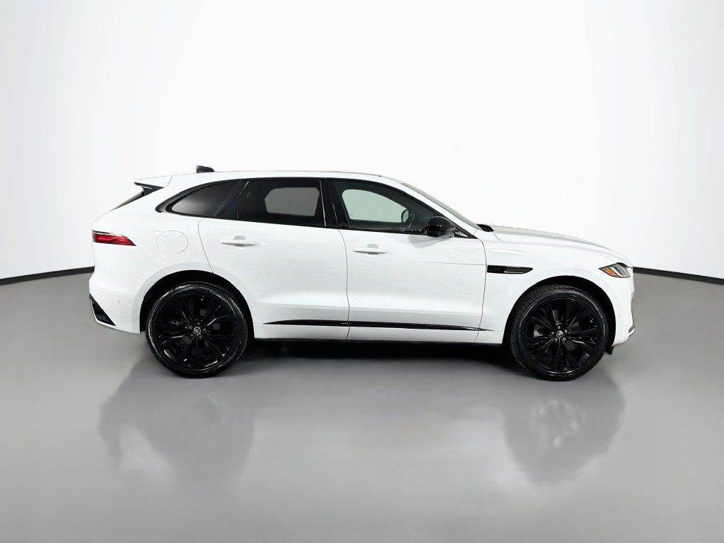 Certified 2026 Jaguar F-PACE R-Dynamic S AWD/4WD image 4