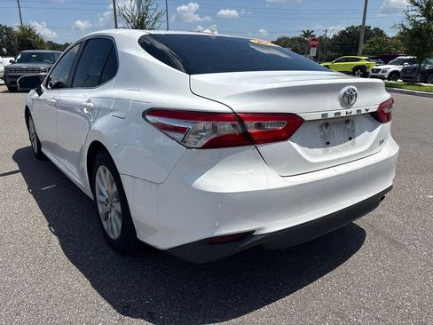 Used 2019 Toyota Camry LE FWD image 4