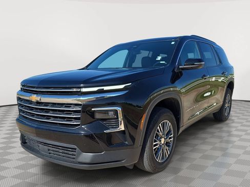 Used 2026 Chevrolet Traverse LT AWD/4WD image 3
