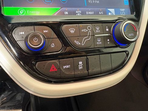 Used 2021 Chevrolet Bolt LT FWD image 32