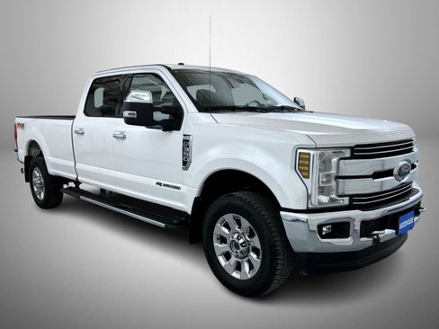 Used 2018 Ford F350 Lariat w/ Chrome Package image 3