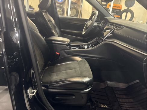 Used 2023 Jeep Grand Cherokee L Altitude image 54