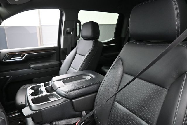 Used 2024 Chevrolet Silverado 1500 RST AWD/4WD image 17