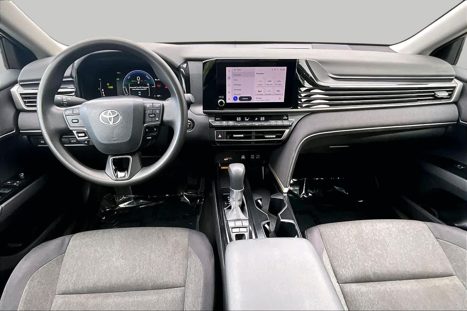 Used 2025 Toyota Camry LE FWD image 14