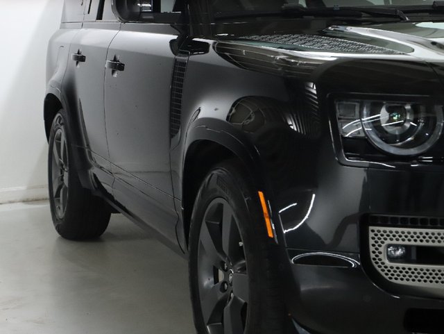 Used 2023 Land Rover Defender 130 X-Dynamic SE AWD/4WD image 12