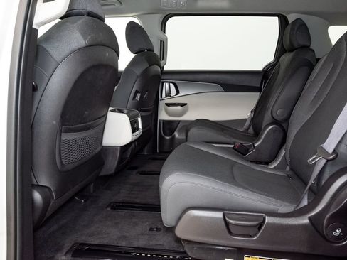 Certified 2023 Kia Carnival LX FWD image 25