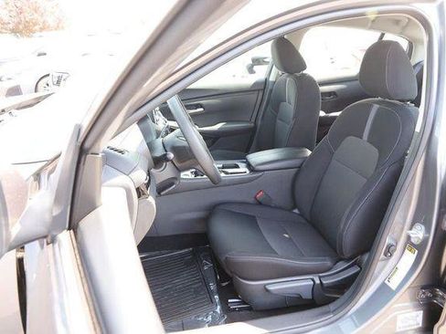 Used 2024 Nissan Sentra SV w/ Trunk Package FWD image 8