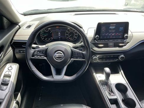 Used 2021 Nissan Altima 2.5 SR FWD image 16