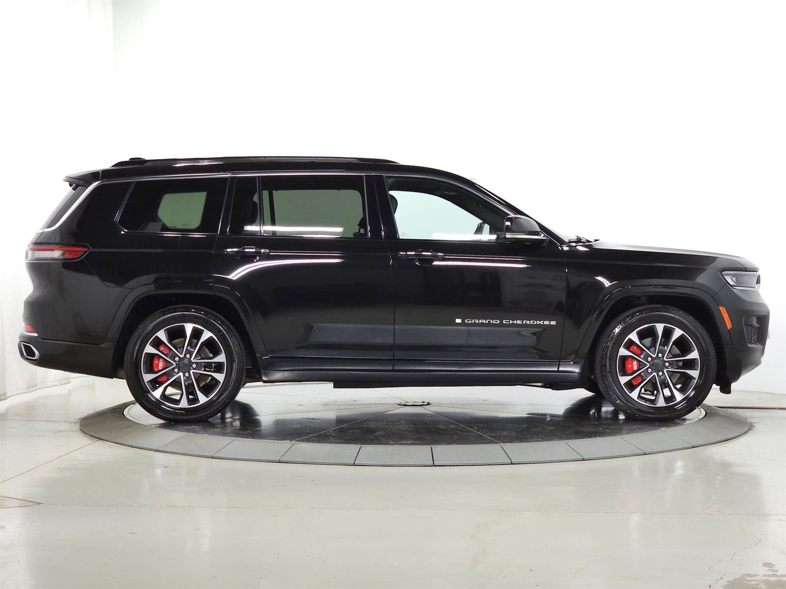 Used 2021 Jeep Grand Cherokee L Overland w/ Luxury Tech Group IV AWD/4WD image 11
