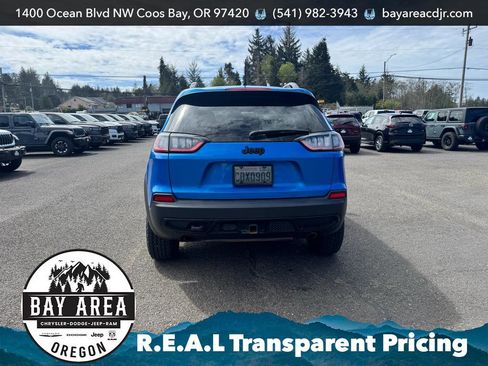 Used 2022 Jeep Cherokee Latitude w/ Trailer Tow Group image 6
