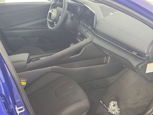 Certified 2025 Hyundai Elantra SEL w/ Cargo Package image 24