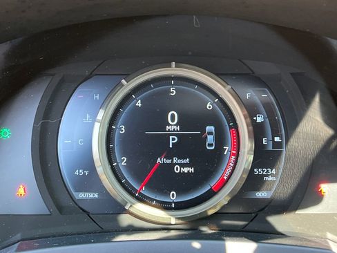 Used 2016 Lexus IS 300 AWD w/ F Sport Package image 15