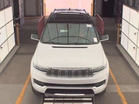 Used 2023 Jeep Grand Wagoneer Series II image 7