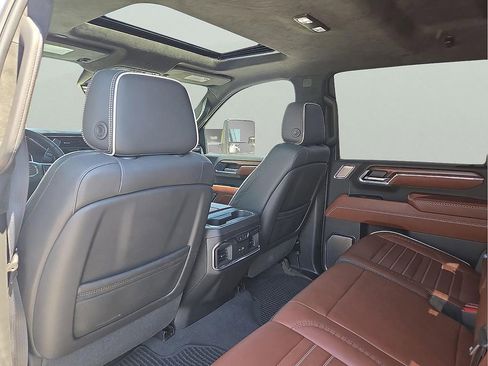 Used 2024 GMC Sierra 2500 Denali Ultimate AWD/4WD image 11