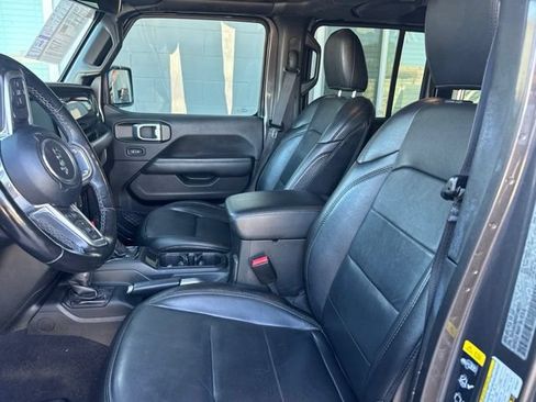 Used 2022 Jeep Wrangler Unlimited Sahara AWD/4WD image 8